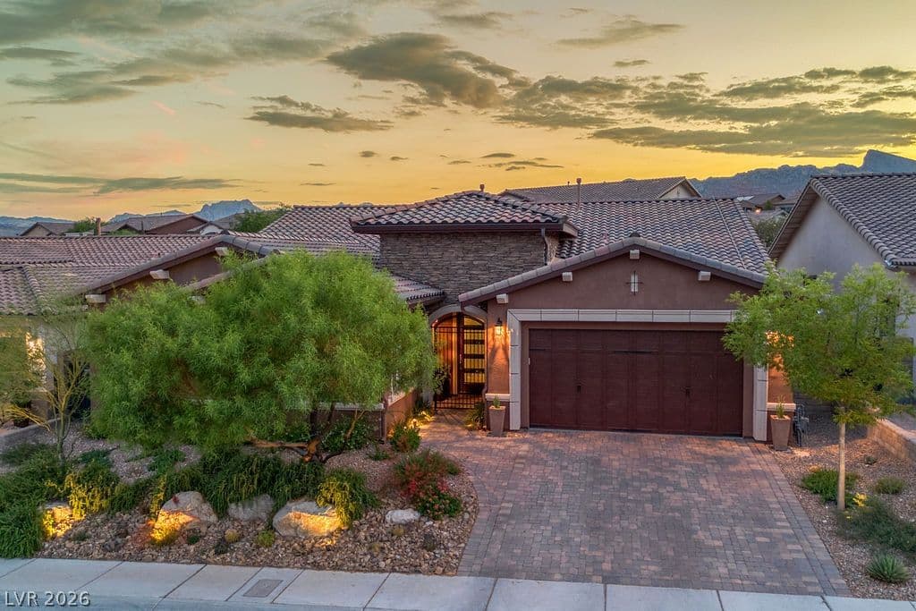 257 Evante Street photo 3