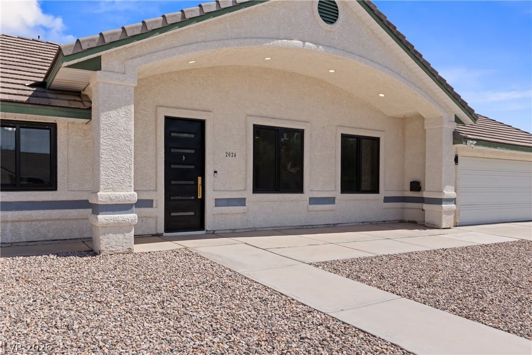 2024 Lou Adams Avenue photo 5