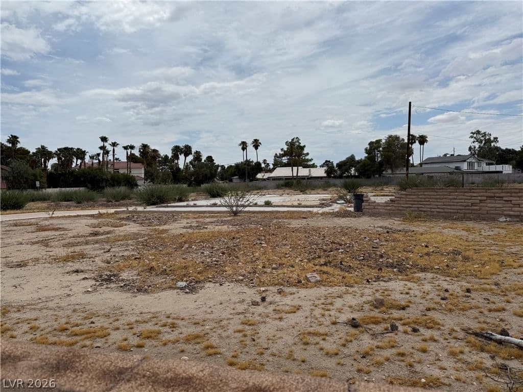 5825 Desert Inn Road photo 4