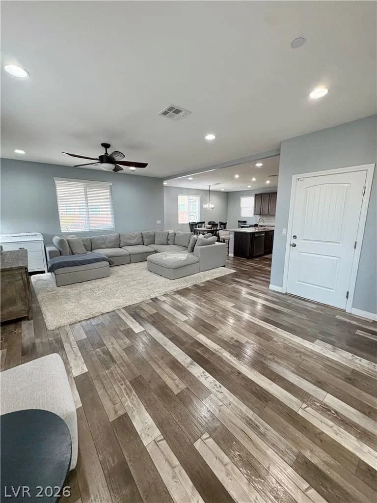 674 Tremaine Court photo 5
