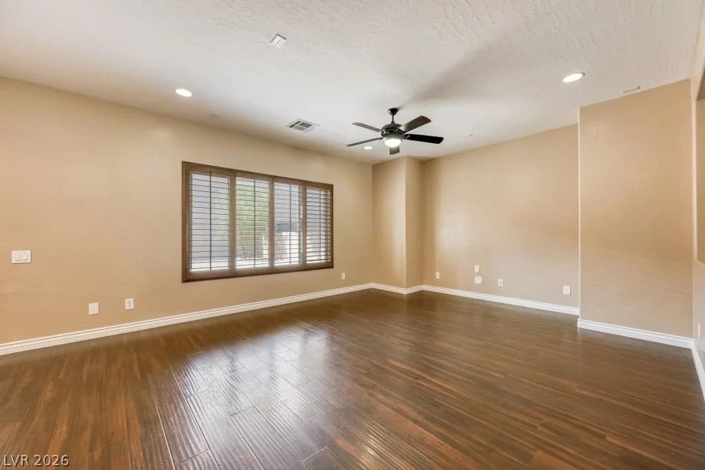 177 Cobalt Sky Avenue photo 5