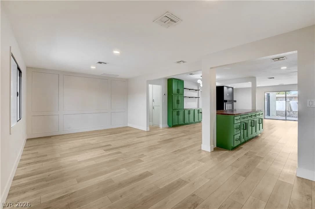 1032 Howard Drive photo 5