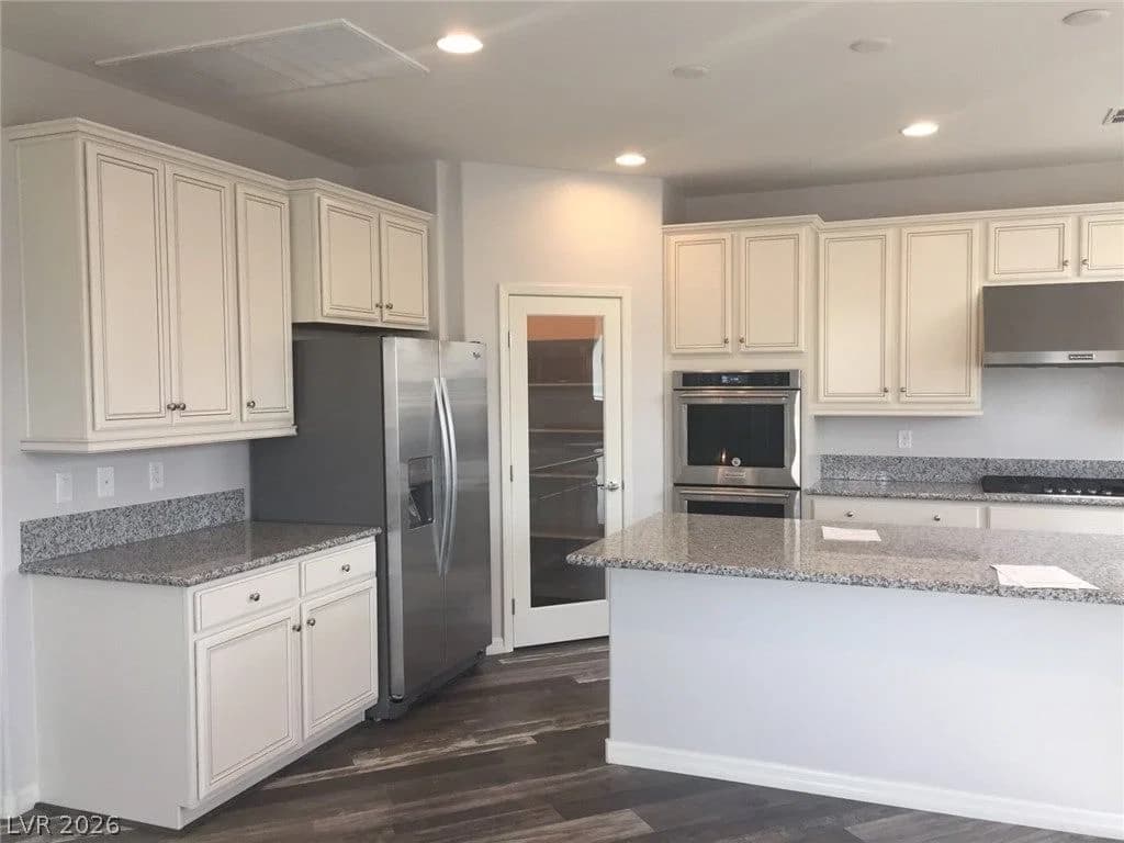 8109 Muir Brook Avenue photo 2