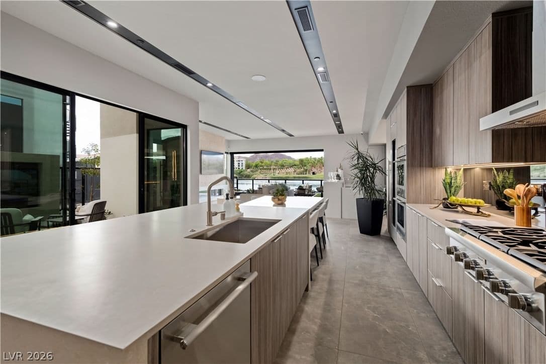 28 Heron Harbour Drive photo 5