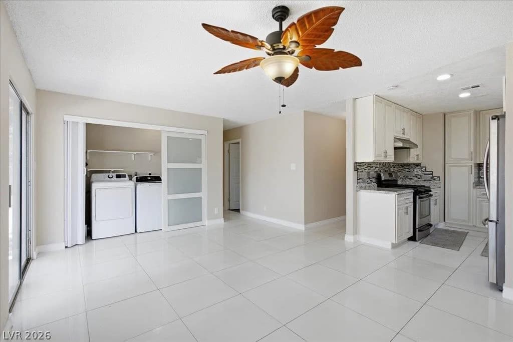5333 Longridge Avenue photo 3