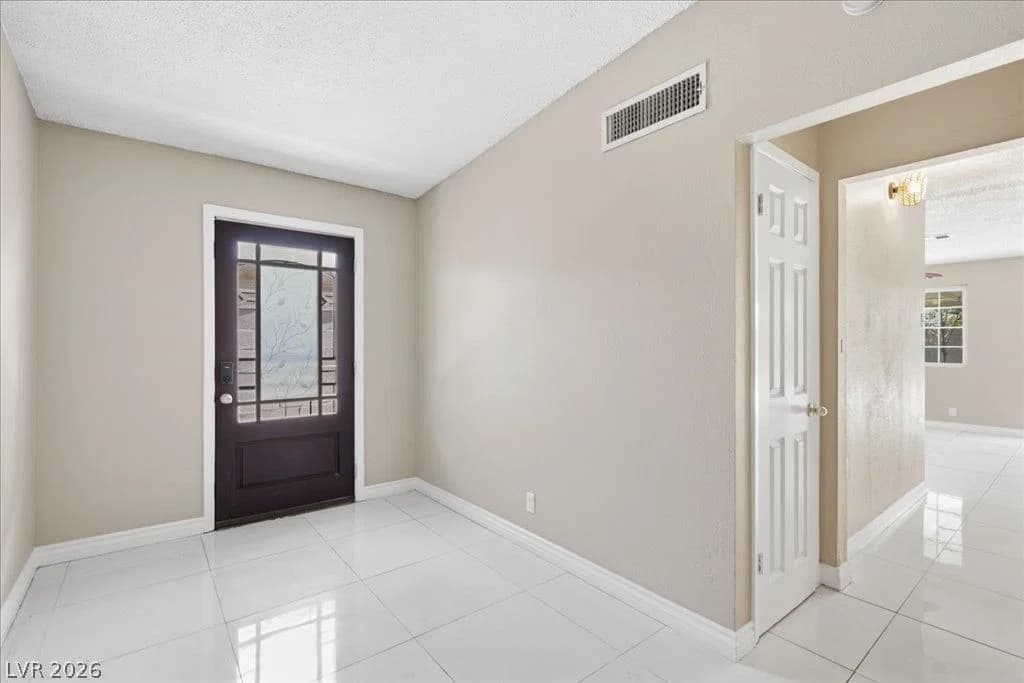 5333 Longridge Avenue photo 2