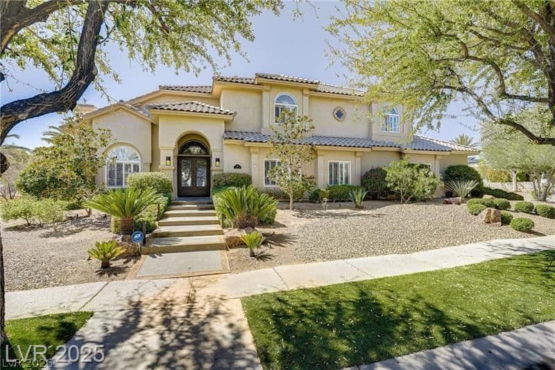 165 Inveraray Court