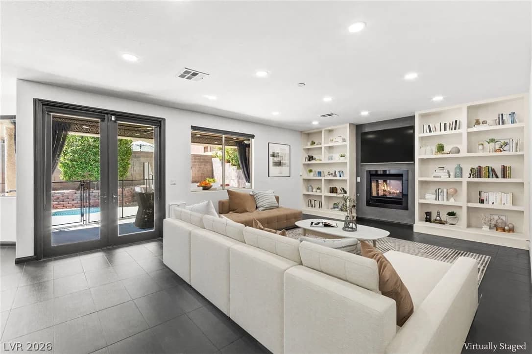10425 Carmel Mountain Avenue photo 3