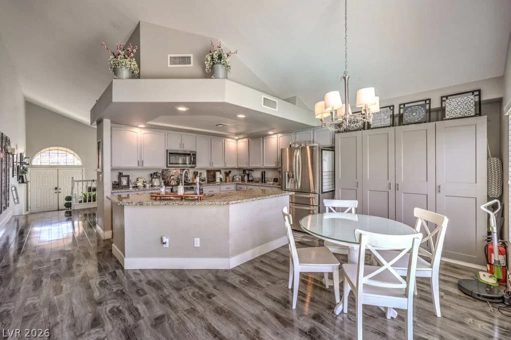 2848 Via Terra Street