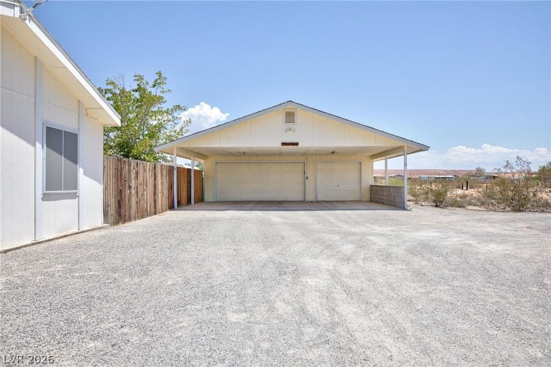 2540 Whitmore Street photo 3