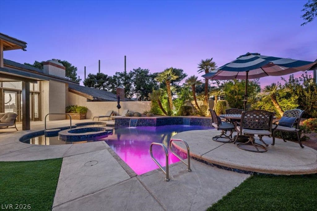 820 Pinehurst Drive photo 4