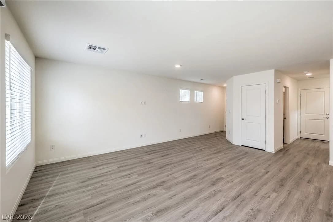 1092 Saffron Toucan Lane photo 3
