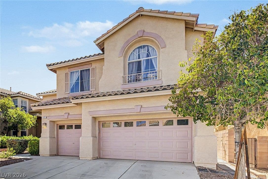 425 Emerald Heights Street photo 4