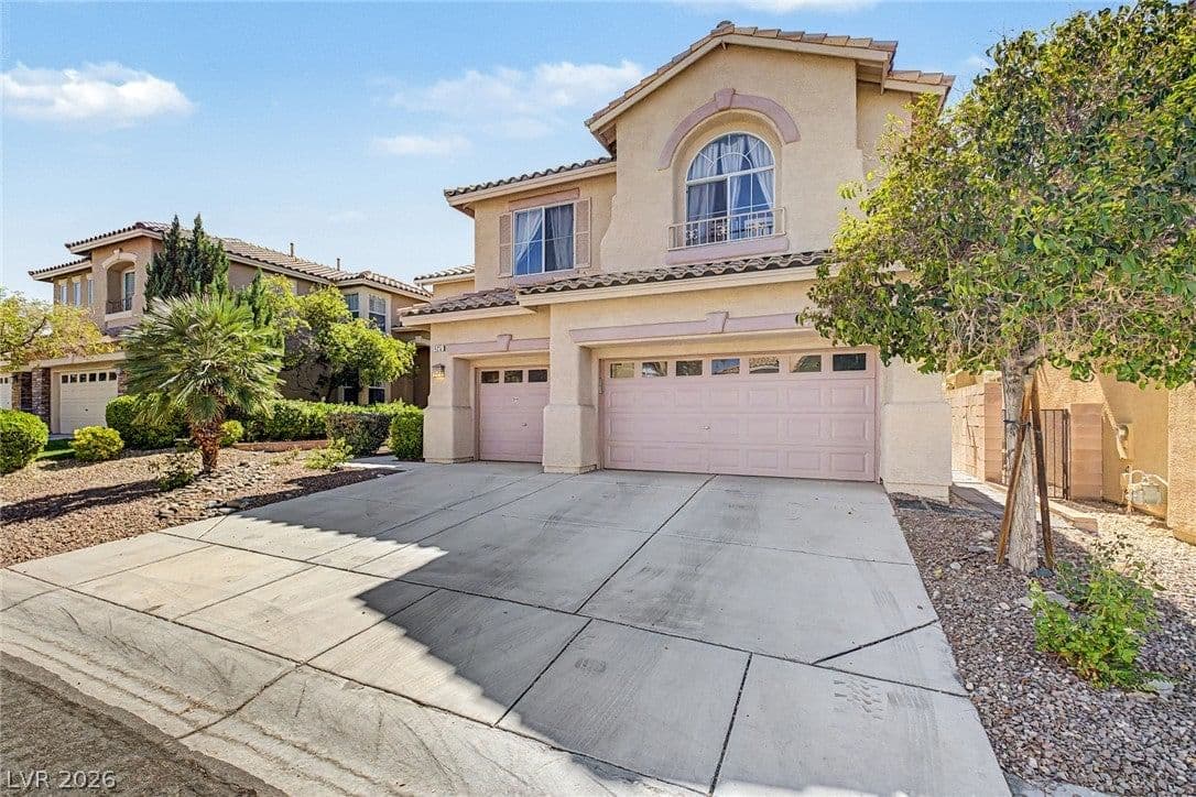 425 Emerald Heights Street photo 3