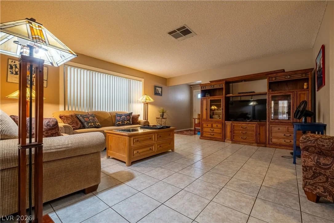 2820 Swallow Point Circle CIR photo 2