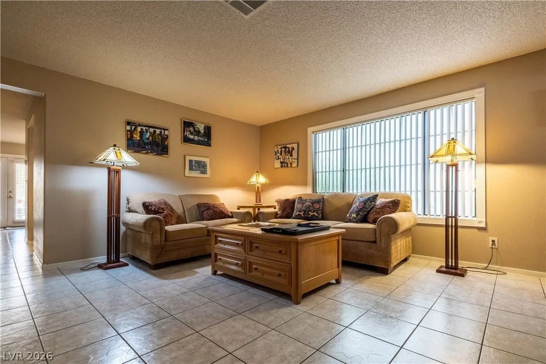 2820 Swallow Point Circle CIR photo 4