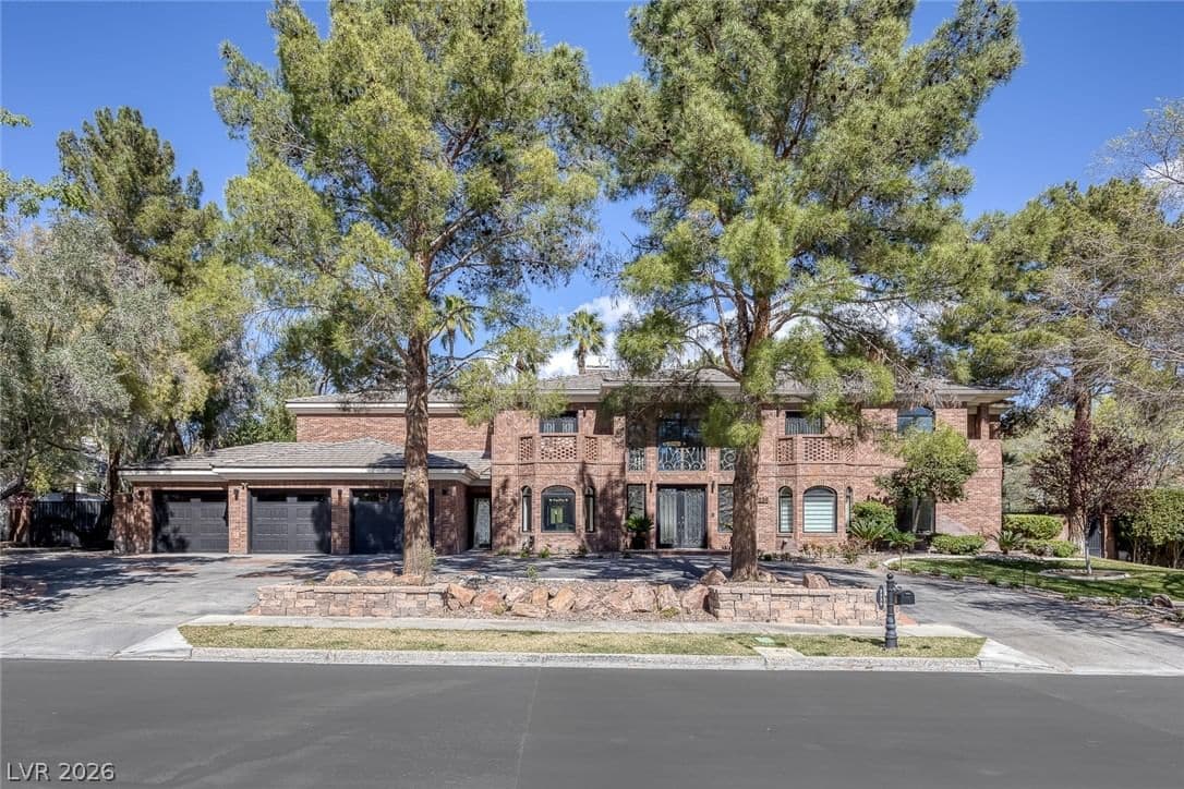 2239 Chatsworth Court