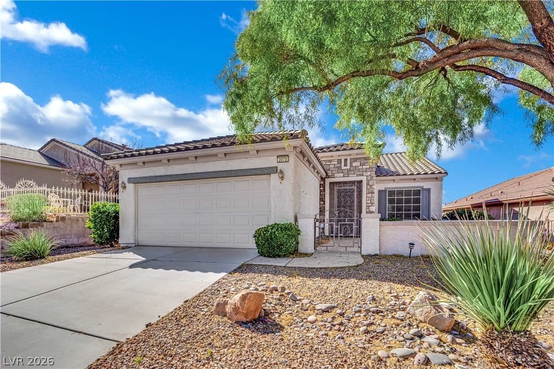 3073 Brownbirds Nest Drive photo 2