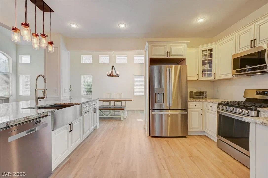 254 Redwing Village Court photo 2