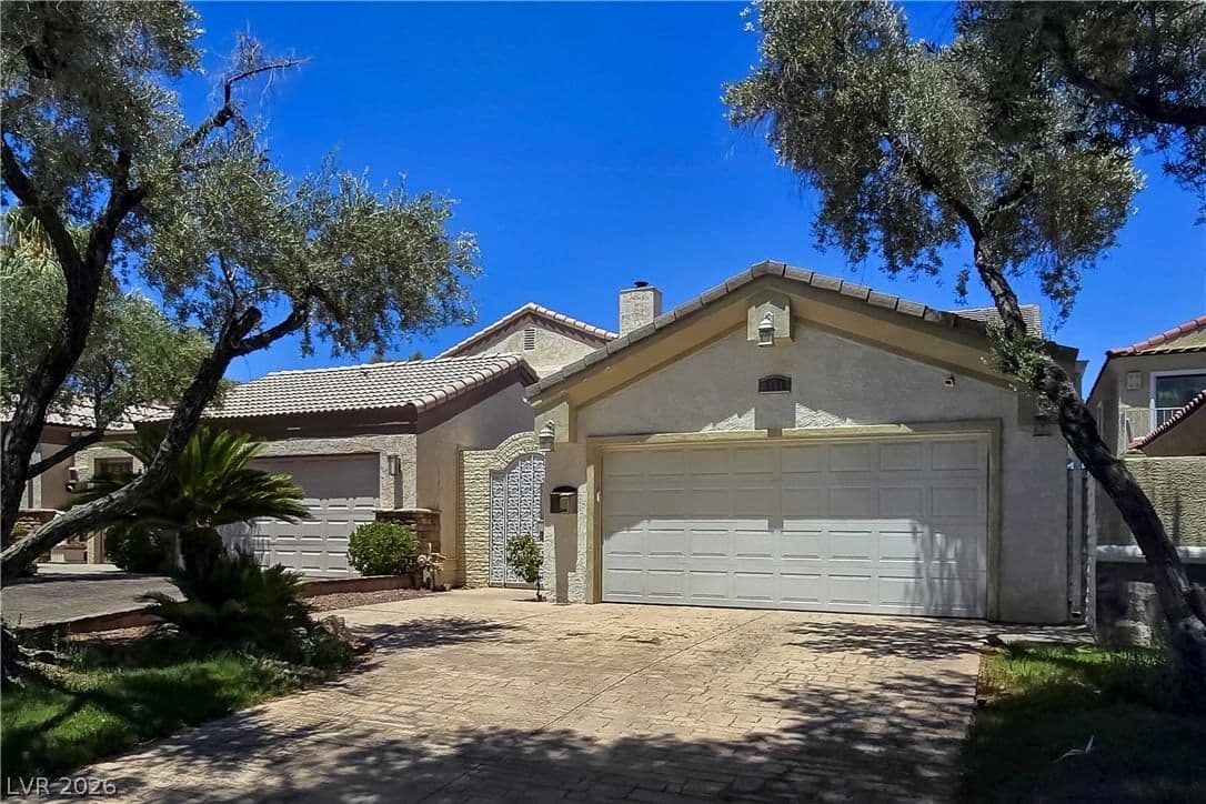 3181 Bel Air Drive photo 2