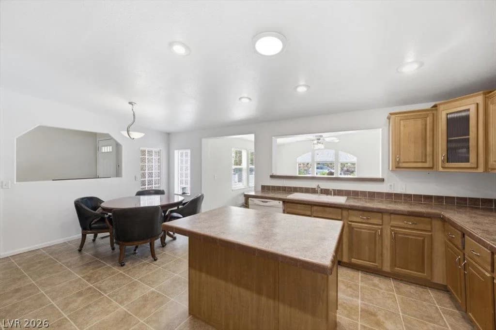 255 Ormond Street photo 4