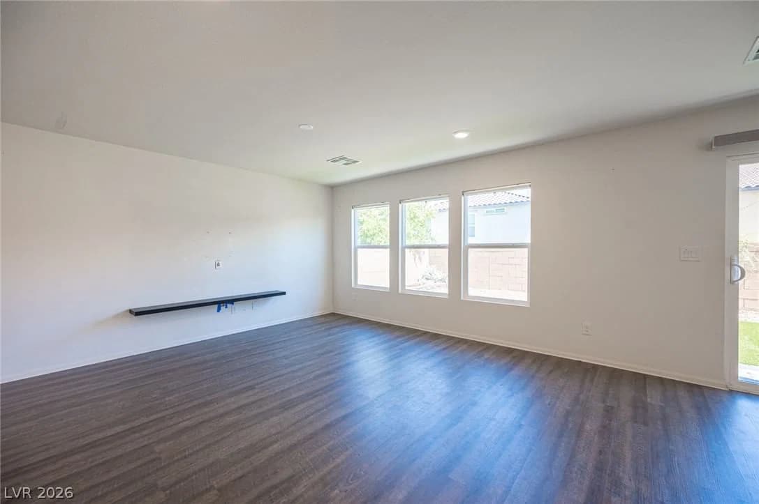 5548 Anshan Street photo 4