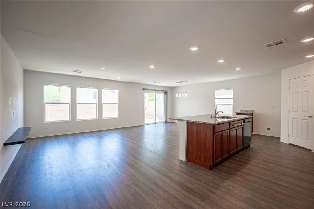5548 Anshan Street photo 3