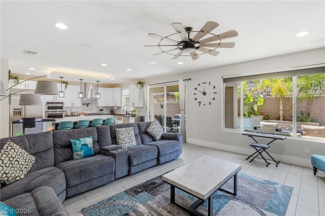 10937 White Alder Place photo 3