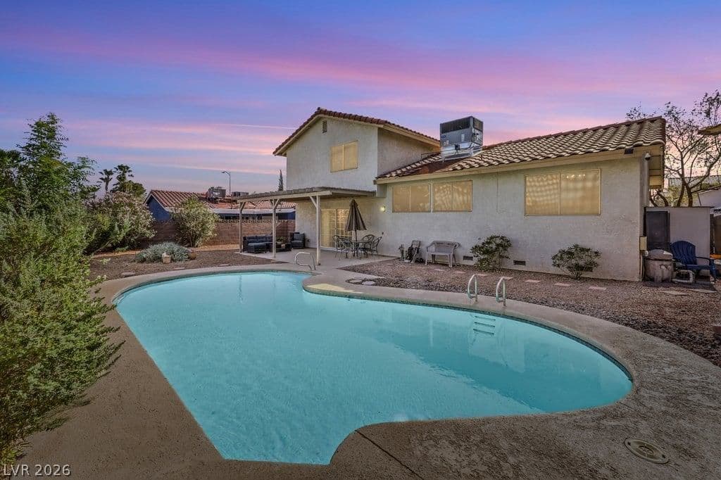 1529 Padova Drive photo 2