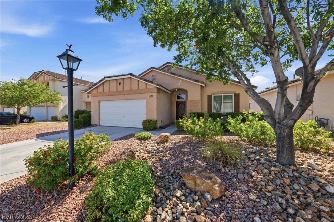 9020 Saw Horse Street photo 3
