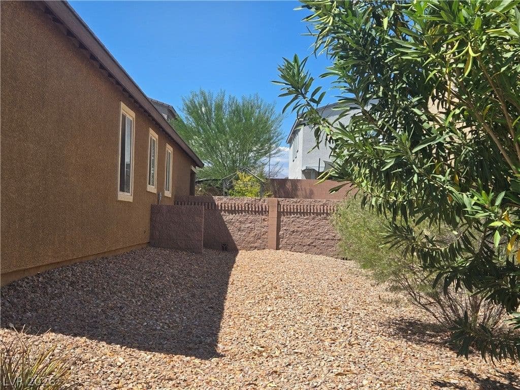 2804 Graceful Grove Avenue photo 2