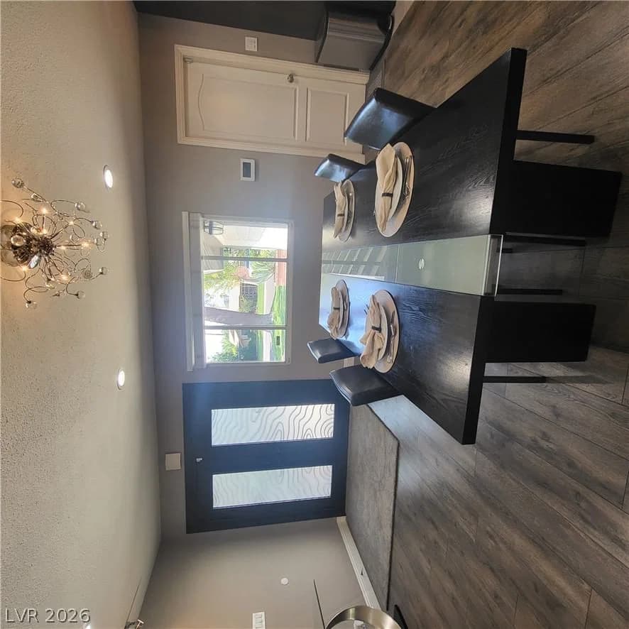 2917 Colanthe Avenue photo 5