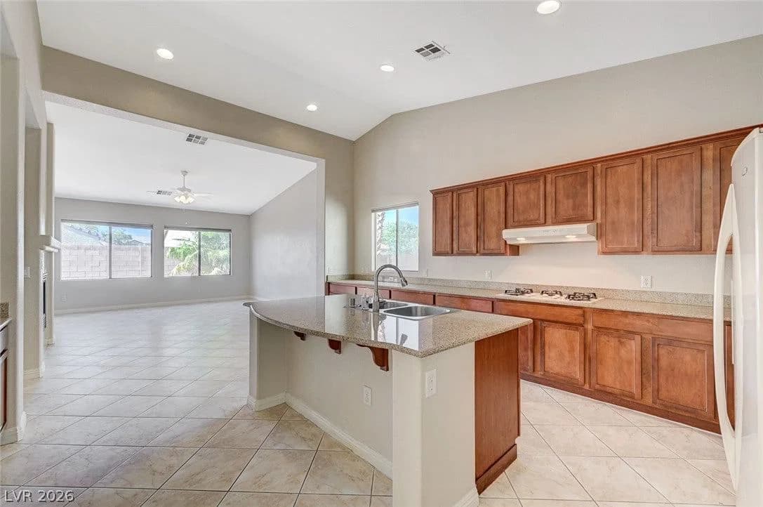 8112 Chestnut Hollow Avenue photo 2