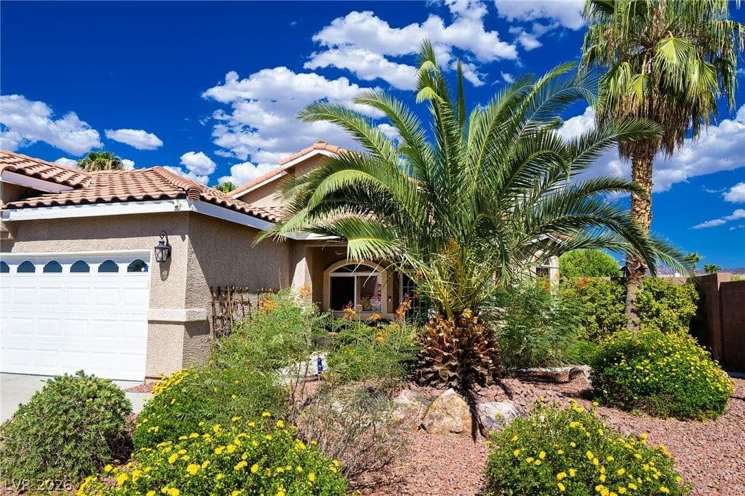 498 Beaconwood Street photo 2
