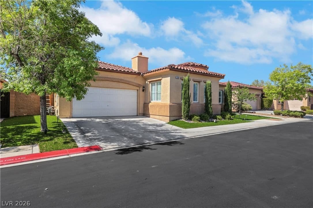 7135 Comanche Canyon Avenue photo 4