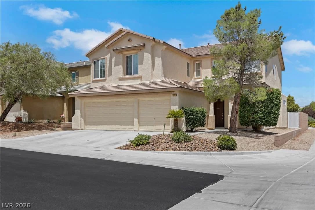 9020 White Eyes Avenue photo 2