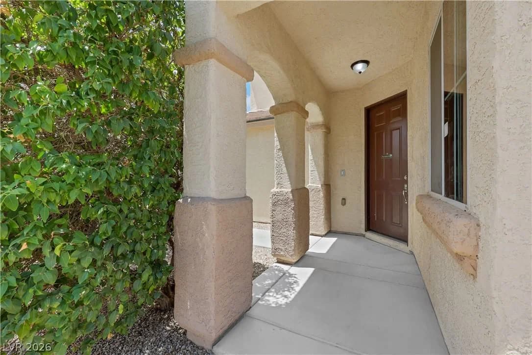 9020 White Eyes Avenue photo 5