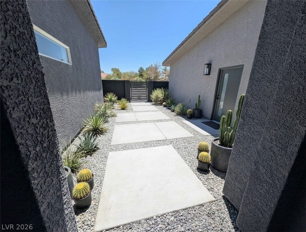 2651 Quinta photo 2