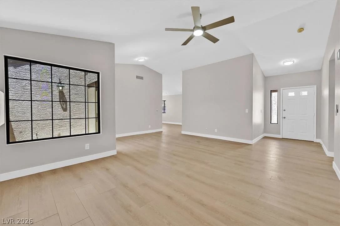 370 Lander Drive photo 5