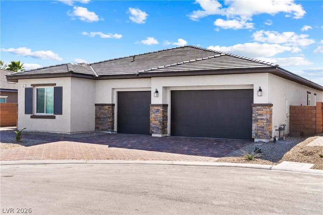 567 Jerry Bird Court photo 2