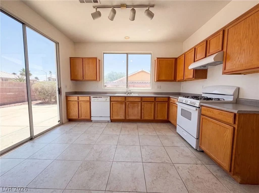 521 Quail Bird Place photo 2
