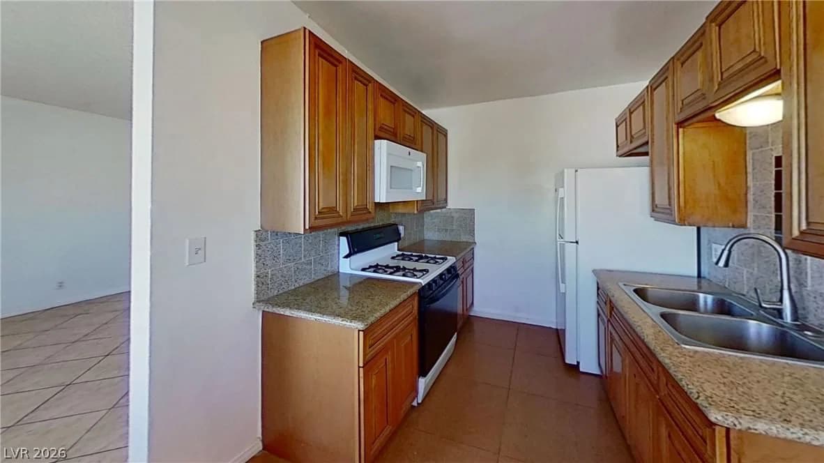 2252 Ellis Street photo 5