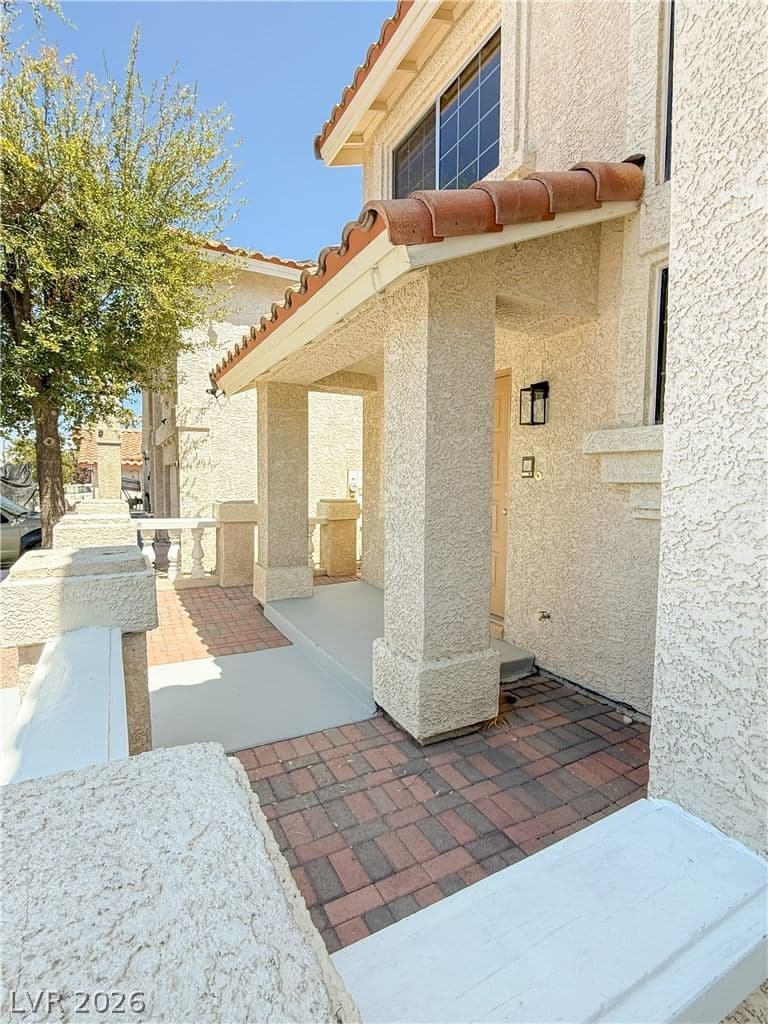 1497 Flintrock Road photo 3