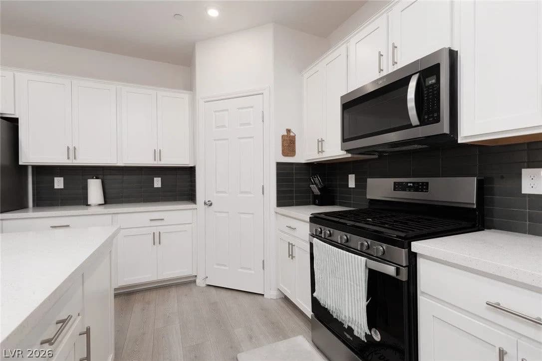 10925 Cilantro Avenue photo 3