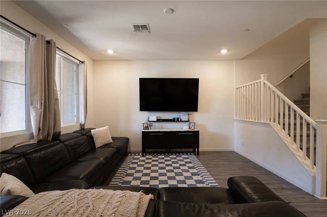 3476 Covilha Lane photo 4