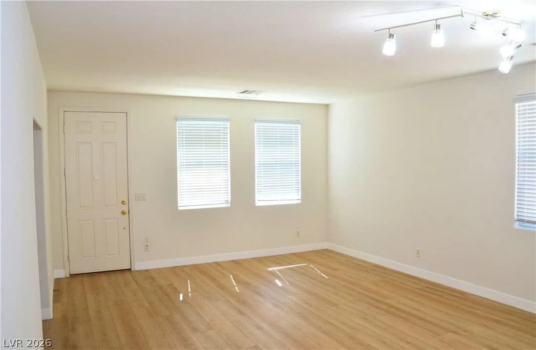 447 Groft Way photo 3