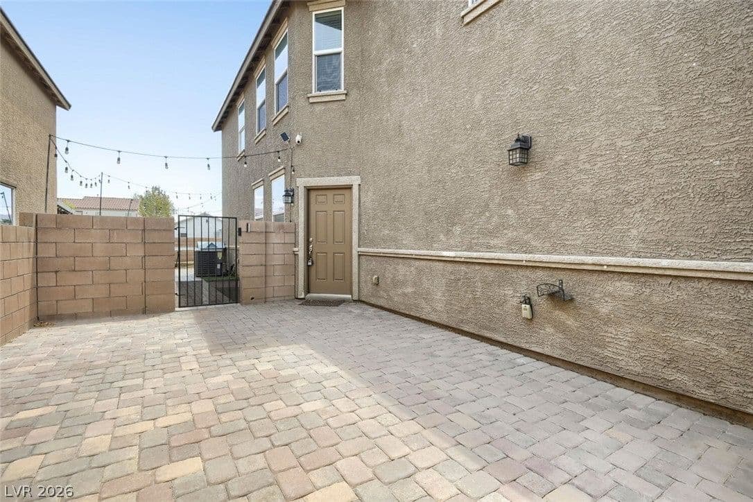 1040 Water Cove Street photo 3