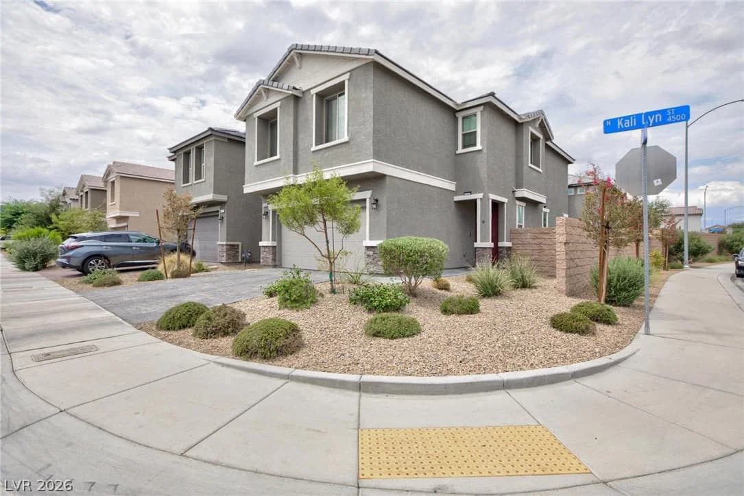 4545 Kali Lyn Street photo 2