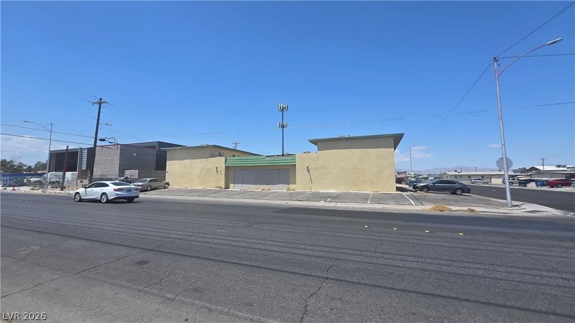 2405 McCarran Street photo 2