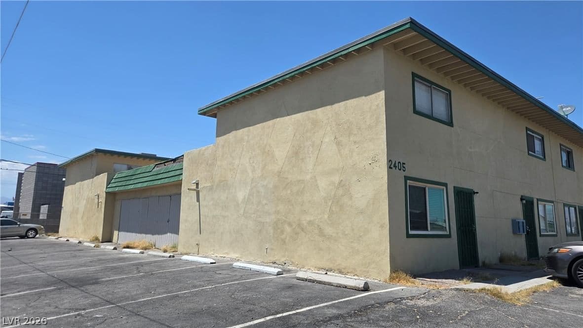 2405 McCarran Street photo 4